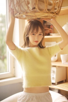 校长脱女生裤子