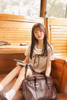 砸钱宝马女